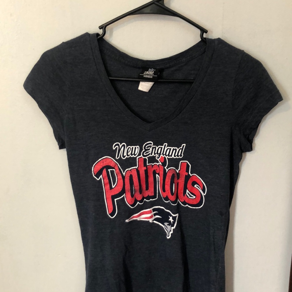 Woman’s small New England patriots shirt